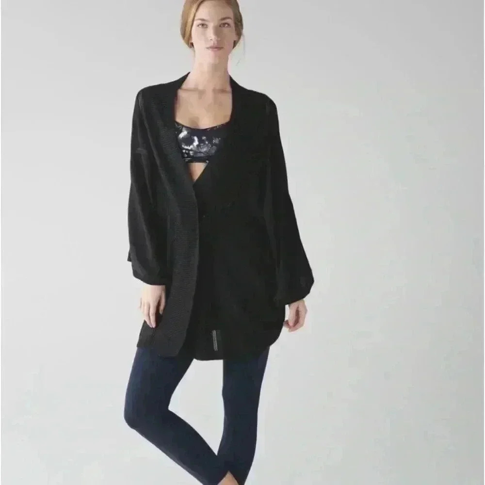 Lululemon Wrap Charcoal Size S/M - Picture 2 of 14